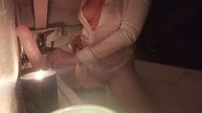 La Milf si masturba nella vasca