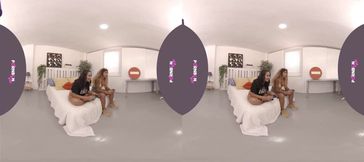 VR Adventure: Lesbian Gamer Girls Explore Passion with Strapon Fun in a Virtual Room!