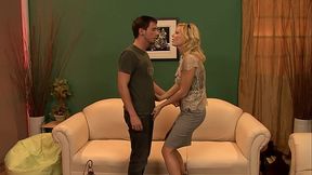 MILF wants to reach orgasm with her stepson that she'_s been fantasizing about for some time - (Holly Sampson)