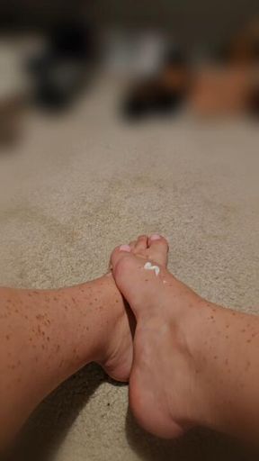 Just Me, Some Lotion… and a Little Fun 👣😉