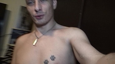 un jeuen latino de paris baisé pa run daddy sans capotes
