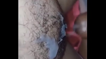Pau grosso estourando de porra dentro da minha buceta, me faz m&atilde_e
