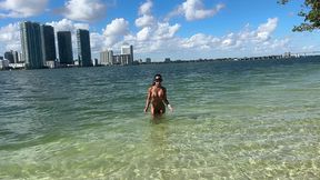 wonder woman beach bikini