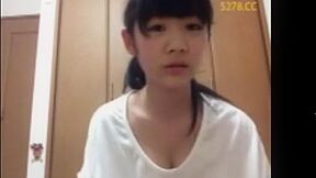 240124童顔でカワイイ美女の谷間238