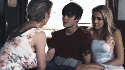 MILF Dee Williams is fucking with stepdaughter and her boyfriend