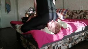 PREVIEW - Facesitting In Yoga Pants - Smothering - Young Goddess - C4S store - 120987