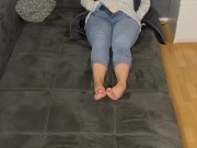 Masturbieren Couch Jeans zittern Zucken stöhnen multiple Orgasmen Kitzler reiben ich komme