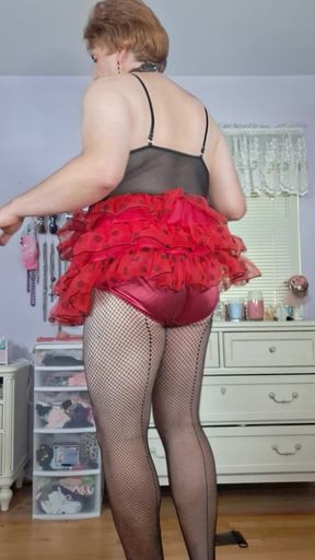 Sissy Vicki Masterbateing in Satin Panties and Fishnets.