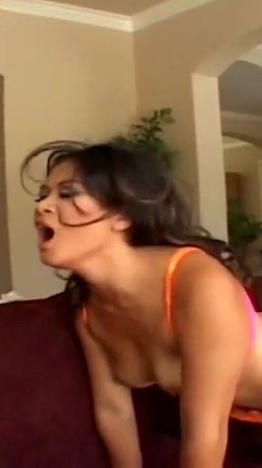 Kiwi Ling Loves Black Dick