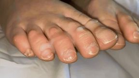 JERK OVER BARE NICOLES TOES - HD