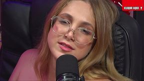 NOVINHA SAFADA GOZANDO NA SIRIRICA