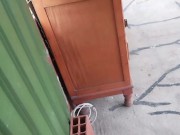 DESCUBRO FUMANDO A MI HERMANASTRA EN LA AZOTEA Y ME PIDE FOLLAR MIENTRAS ME CHUPA LA POLLA PARA NO C