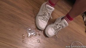 Petite MILF Gets Quick Fuck and Cumshot on Her Sneakers