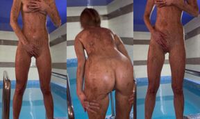 I rub myself in the sauna