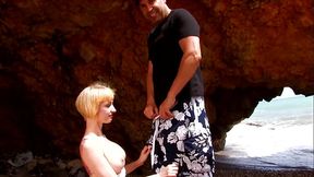 Sofia Valentine fuck in desert