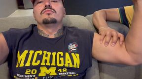 tirandome a fan mayate, me lo revente despues de que estaba pide y pide mi verga por todas mis redes sociales