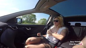 me masturbant et me godant nue dans la voiture voici une video d exhib et de ...