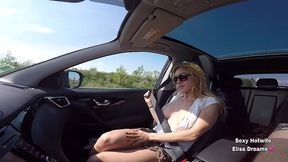 me masturbant et me godant nue dans la voiture voici une video d exhib et de ...