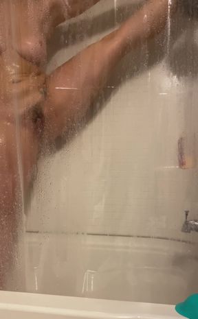 A new shower video to enjoy on this lazy Sunday afternoon.