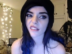 Madeline amateur teen enjoys a solo masturbation