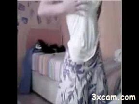 19yo turkish girl naked on webcam