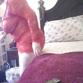 Do You Want To Watch This Old Granny Finger Herself?