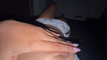 el video mas caliente que veras hoy papi, me encanta masturbarme antes de irme a la universidad