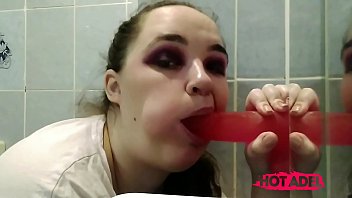 BBW stepsister when alone at home sucks and jerks off &#039_s dildo in the bathroom