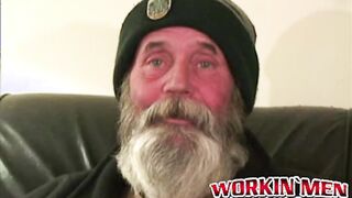 Hobo amateur grandpa jerking himself off with his huge beard