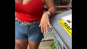 BUSTY CLEAVAGE VOYEUR MIAMI WORKER PT2