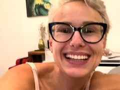 amateur blonde solo webcam