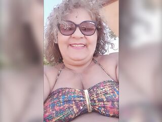 DELICIOSA ABUELA IVONI 63 ANOS