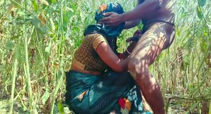 Bengali husband left his wife in the jungle and made her pregnant.desi dehati bhabho ko bhaiya ne gaon ke khet mo bur pela.hindi viral sex video