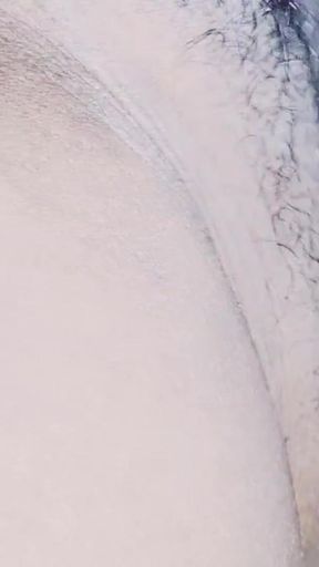 Main Ghar per Akela hun Mere Ghar per Koi Nahin   Clip 1