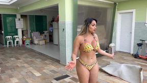 patroa gostosa sem dinheiro pra pagar o mini piscineiro pagou com a bucetinha