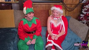 trio bisex la mere-noel entraine son lutin a baiser le pere-noel la mere ...