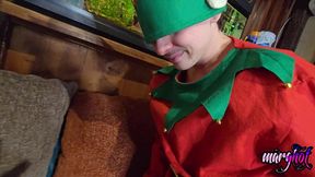 trio bisex la mere-noel entraine son lutin a baiser le pere-noel la mere ...