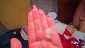 trio bisex la mere-noel entraine son lutin a baiser le pere-noel la mere ...