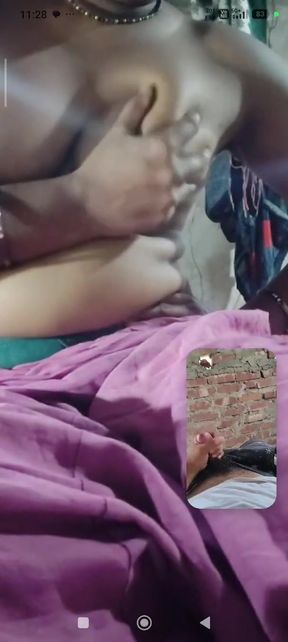 Desi Aunty ki chuchi on videocall   Clip 1