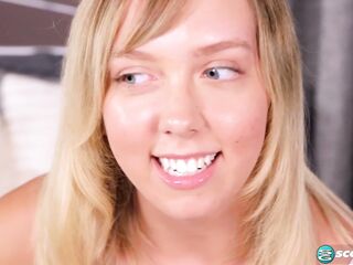 Mascot Goes For Five Fingers