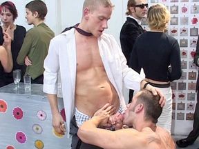 Naked, sucking and fucking in public!