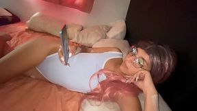 Mi padrastro me quiere convencer para que me deje lamer mi dulce co&ntilde_o, podr&aacute_?