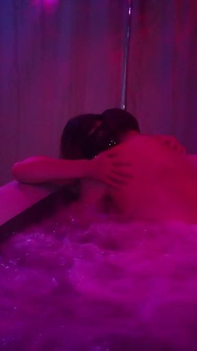 Little fuck in the SPA amateurs french   Clip 1