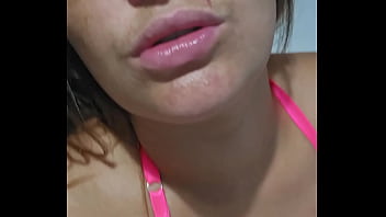 Eu saio com essa sainha na rua pra chamar atenç_ã_o dos Coroa que gostam de bancar novinha