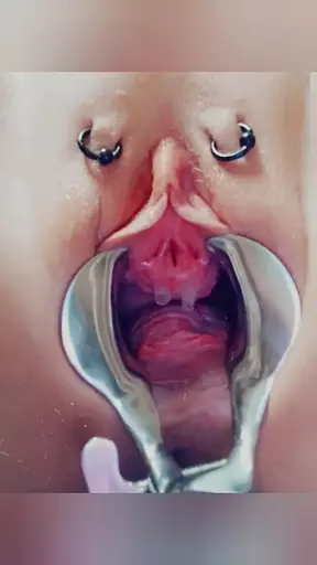 German Amateur Sklavins play with their pussies in homemade porn