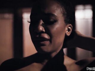 Black model has a breakdown after being send away.This babe returns all natural to the backdoor photographer and now that guy sees the raw hotty that guy was looking for.After this guy took her pics this chab fingerlicks her until this babe squirts.This b