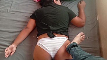 Masaje con los pies para mi esposa