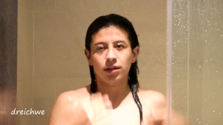Bañando mi hermoso cabello largo fetiche de ducha