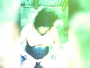 Gorda transexual bailando poseída por el demonio