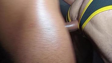 Bombeiro Dotadao passou em uma seção de massagem e nao aguentou ficou com sua rolona grande de pe e socou tudo no meu rabao